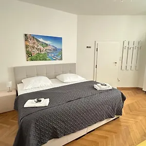 Datri Petite 1 - 3 Vienna